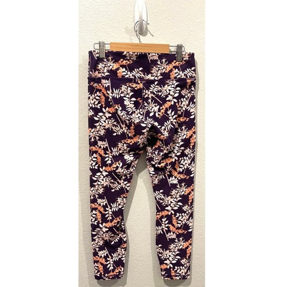 FABLETICS Salar Printed Powerhold Capri Leggings - Picture 3 of 3